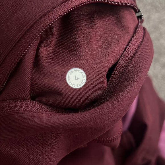 Lululemon Zoned In Tight 27" Cassis - Size 4 - Picture 6 of 7